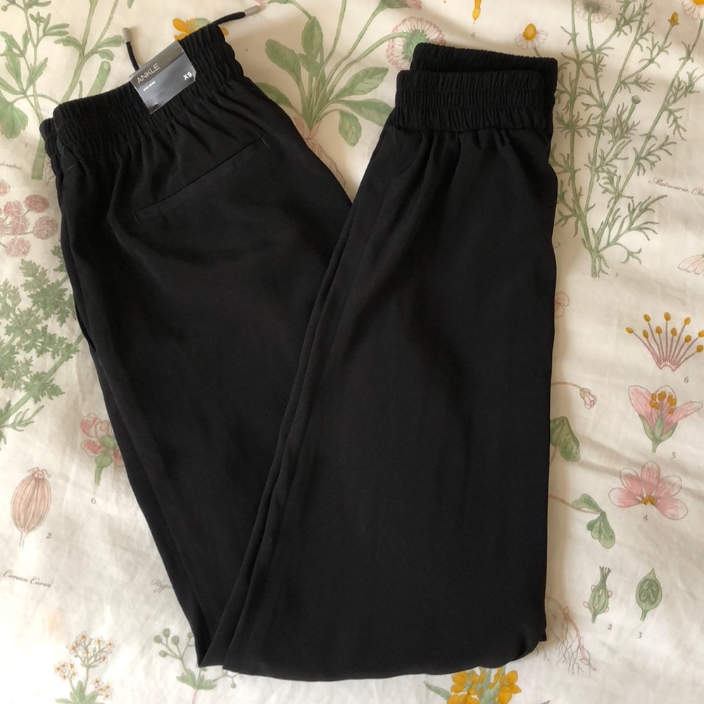 NWT Express silky black joggers ankle pants xs